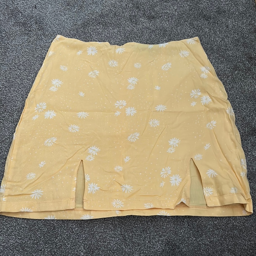 yellow floral skirt!!